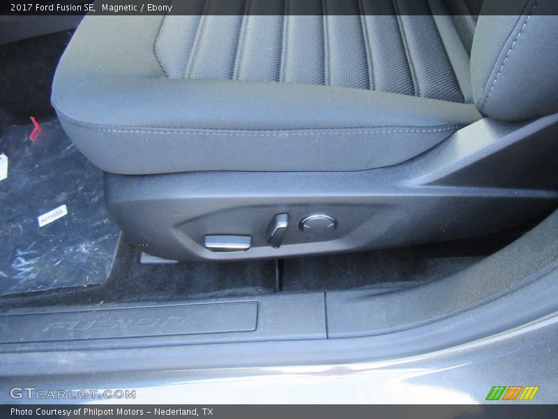 Magnetic / Ebony 2017 Ford Fusion SE