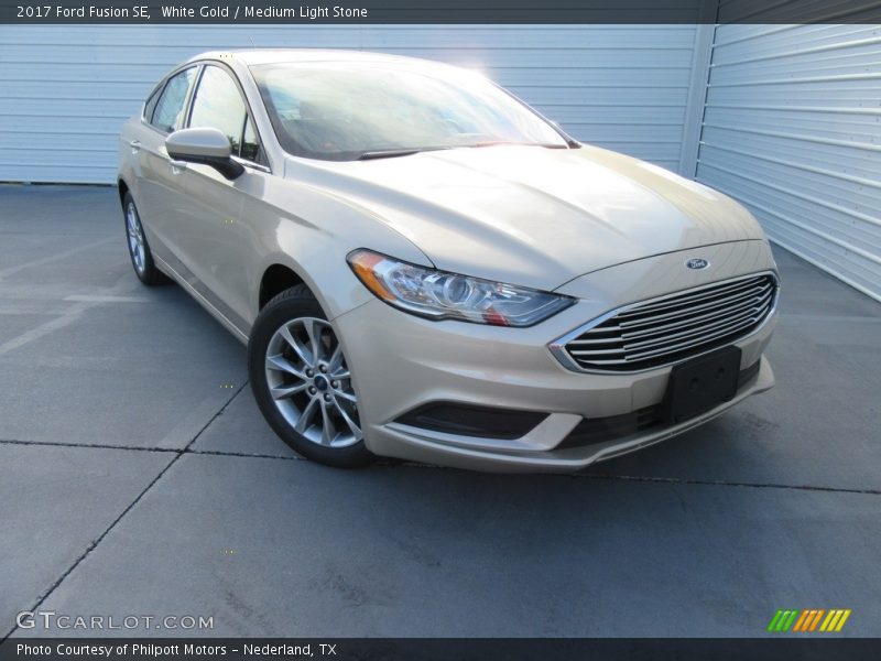 White Gold / Medium Light Stone 2017 Ford Fusion SE