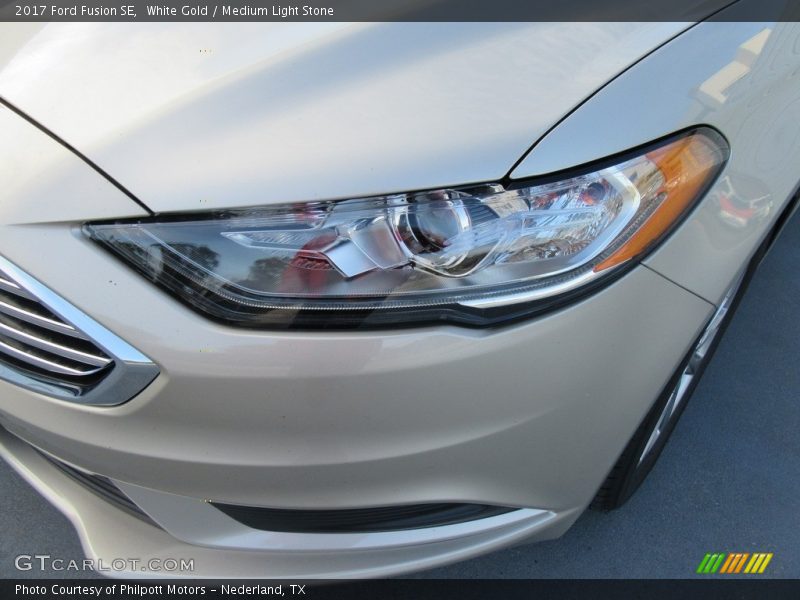 White Gold / Medium Light Stone 2017 Ford Fusion SE