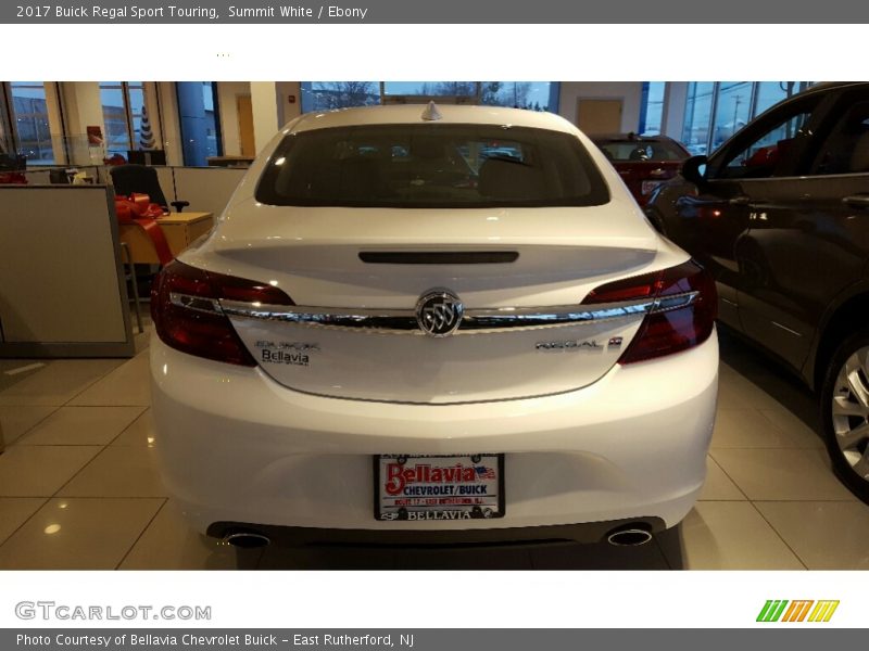 Summit White / Ebony 2017 Buick Regal Sport Touring