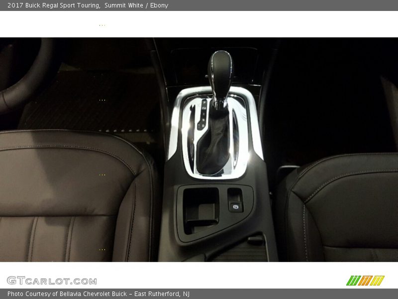 Summit White / Ebony 2017 Buick Regal Sport Touring