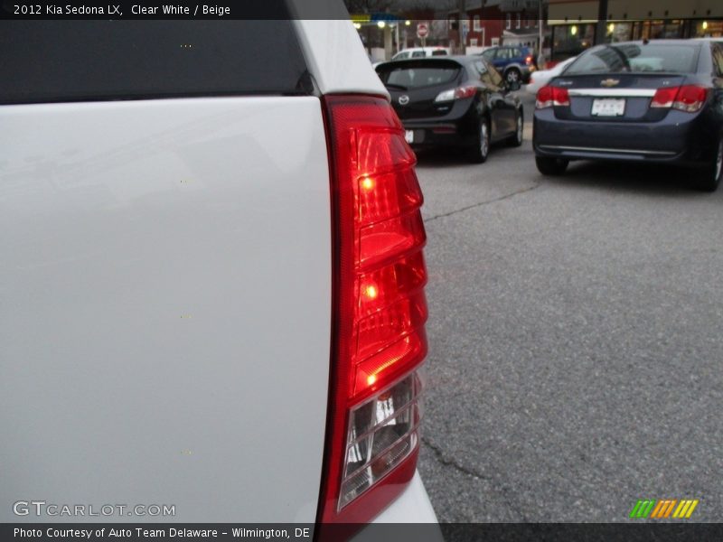 Clear White / Beige 2012 Kia Sedona LX