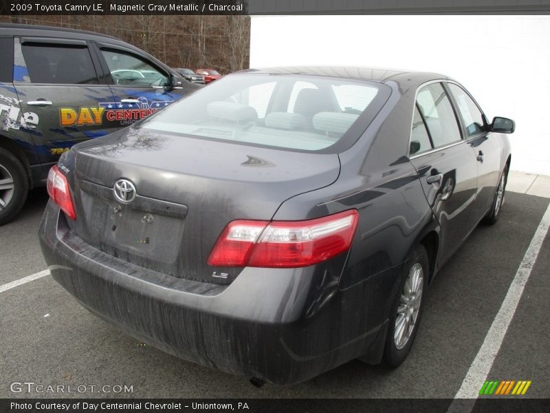 Magnetic Gray Metallic / Charcoal 2009 Toyota Camry LE