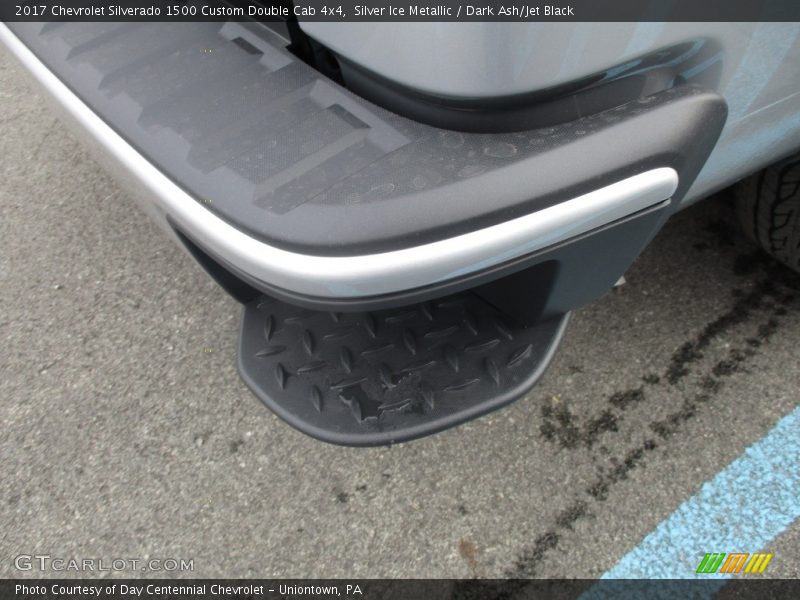 Silver Ice Metallic / Dark Ash/Jet Black 2017 Chevrolet Silverado 1500 Custom Double Cab 4x4