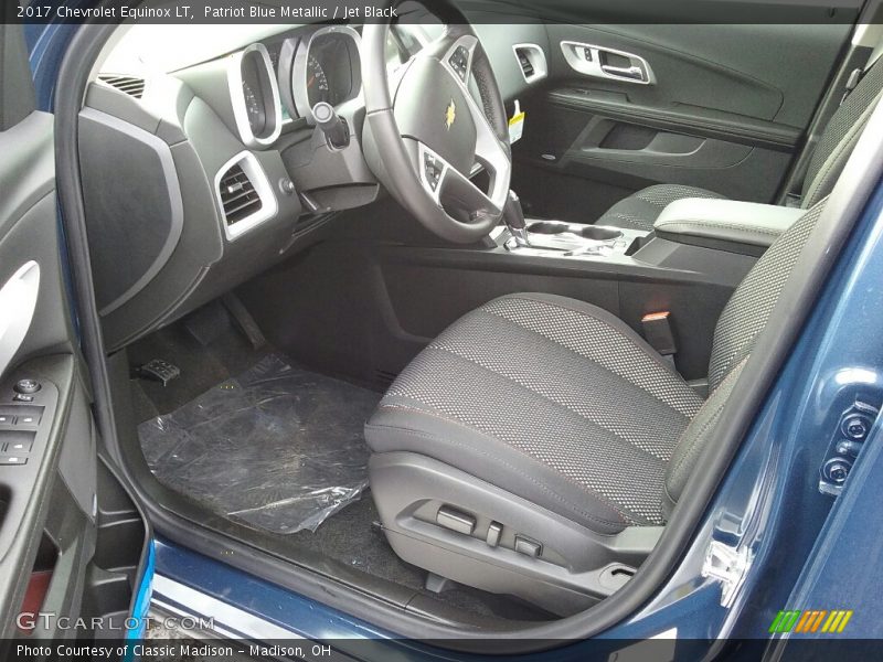 Patriot Blue Metallic / Jet Black 2017 Chevrolet Equinox LT