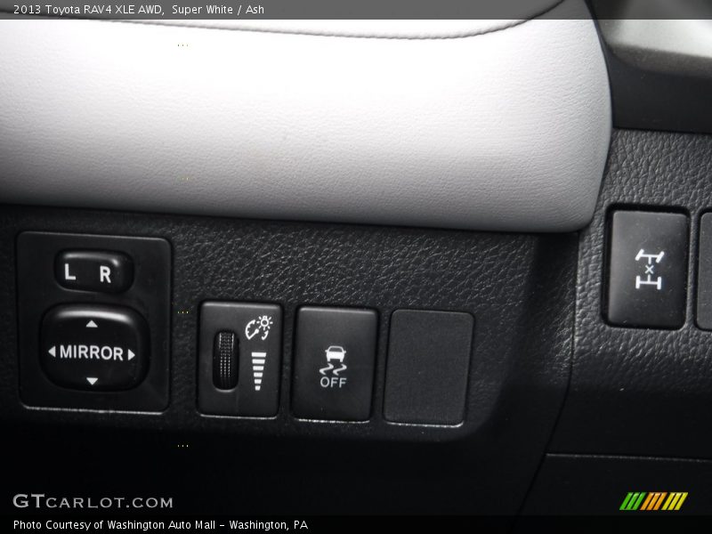 Super White / Ash 2013 Toyota RAV4 XLE AWD