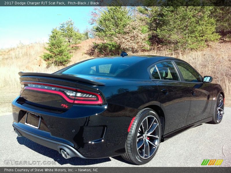 Pitch-Black / Black 2017 Dodge Charger R/T Scat Pack