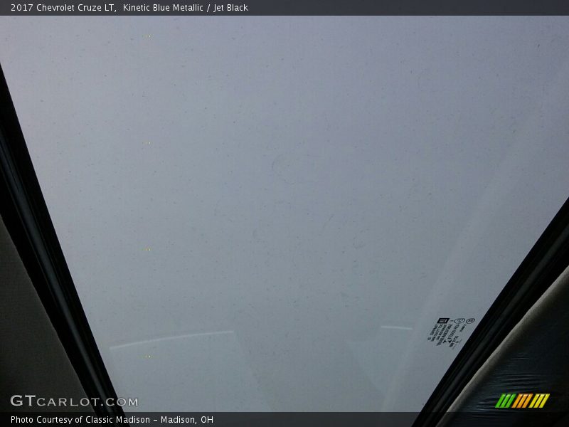 Kinetic Blue Metallic / Jet Black 2017 Chevrolet Cruze LT