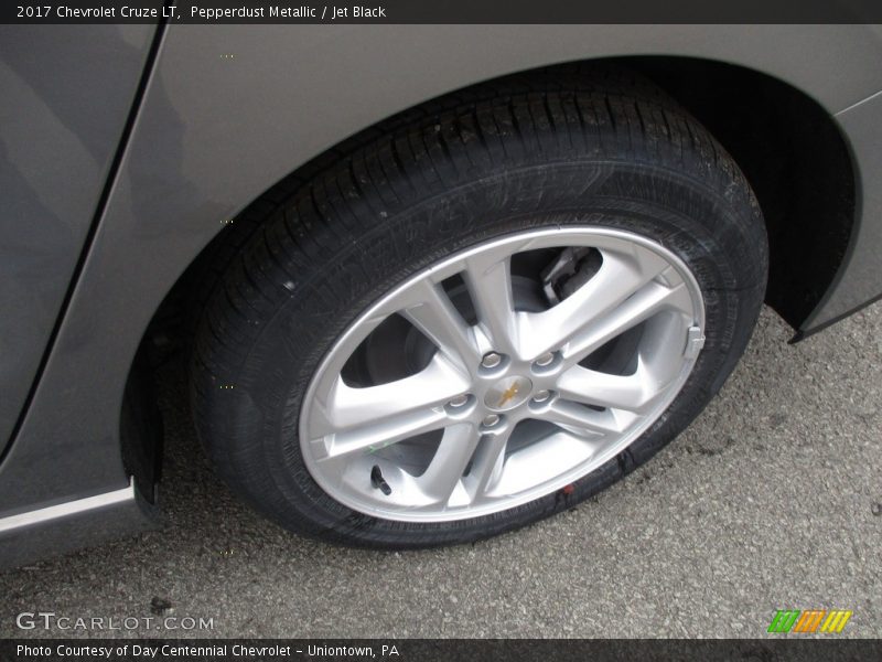Pepperdust Metallic / Jet Black 2017 Chevrolet Cruze LT