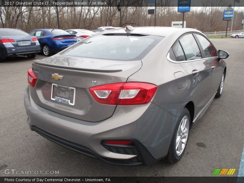 Pepperdust Metallic / Jet Black 2017 Chevrolet Cruze LT