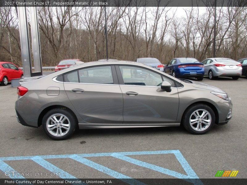 Pepperdust Metallic / Jet Black 2017 Chevrolet Cruze LT