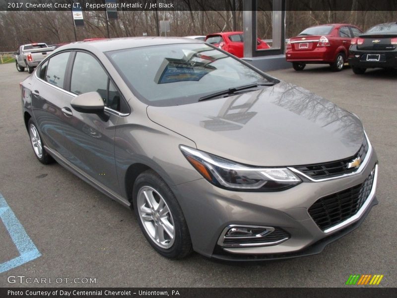 Pepperdust Metallic / Jet Black 2017 Chevrolet Cruze LT