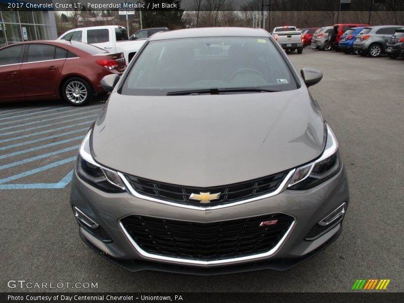 Pepperdust Metallic / Jet Black 2017 Chevrolet Cruze LT