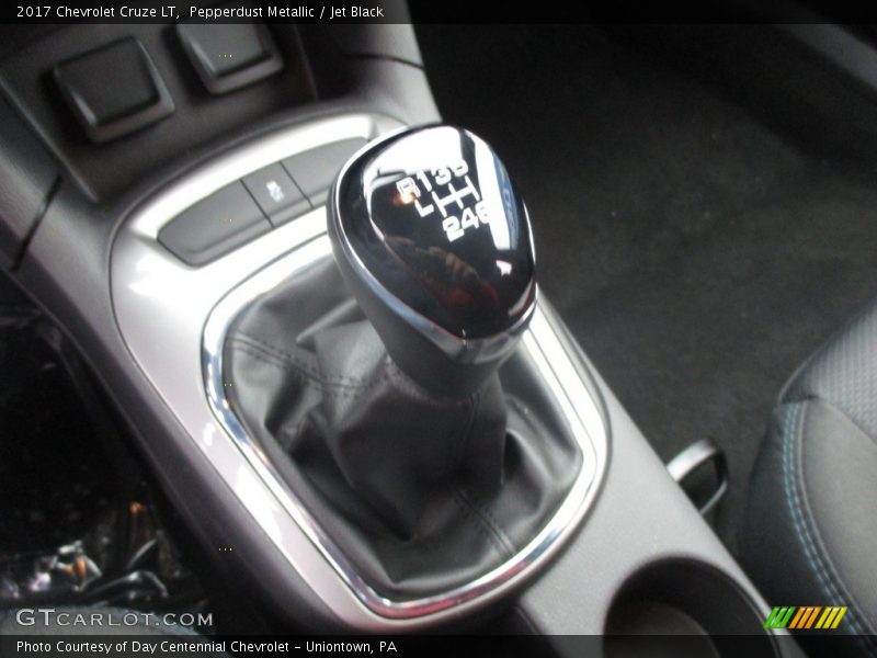 Pepperdust Metallic / Jet Black 2017 Chevrolet Cruze LT