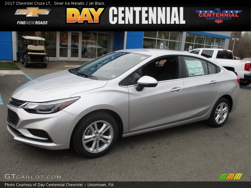 Silver Ice Metallic / Jet Black 2017 Chevrolet Cruze LT