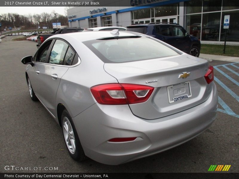 Silver Ice Metallic / Jet Black 2017 Chevrolet Cruze LT