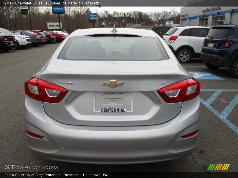 Silver Ice Metallic / Jet Black 2017 Chevrolet Cruze LT
