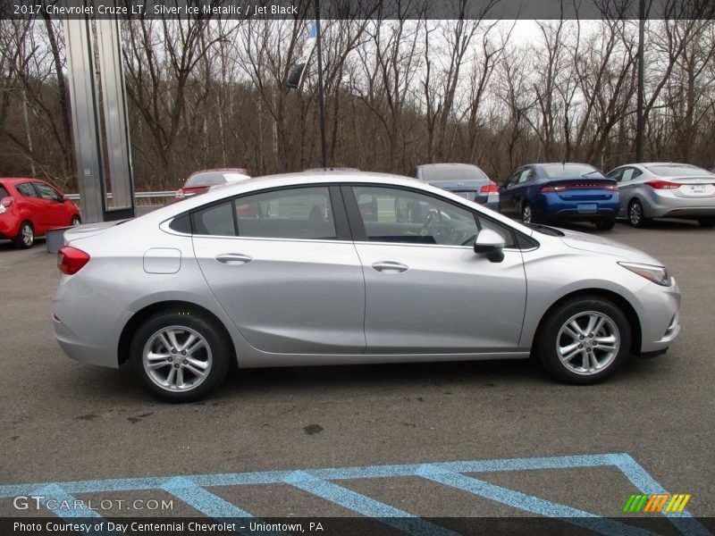 Silver Ice Metallic / Jet Black 2017 Chevrolet Cruze LT