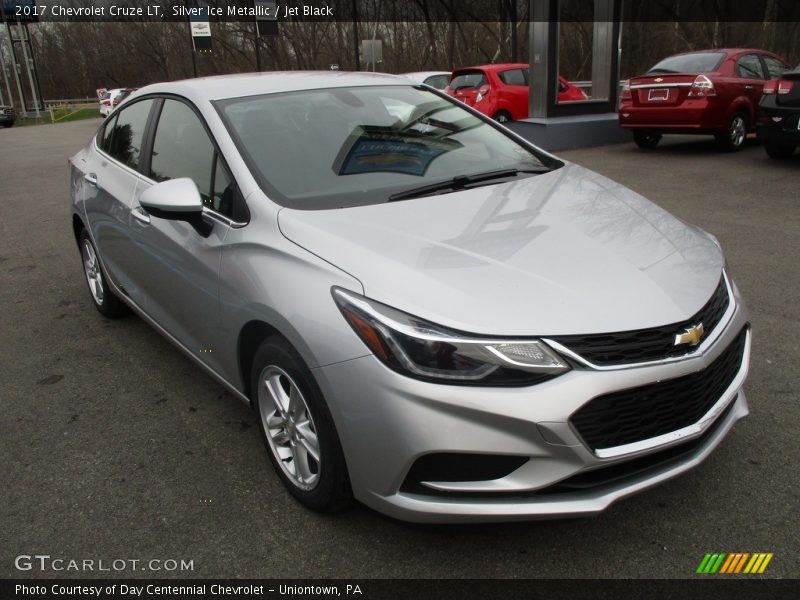 Silver Ice Metallic / Jet Black 2017 Chevrolet Cruze LT
