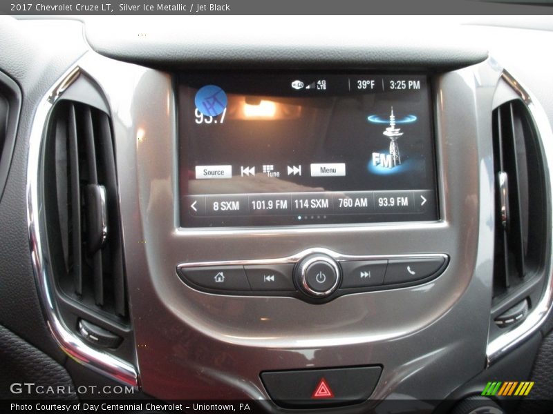 Silver Ice Metallic / Jet Black 2017 Chevrolet Cruze LT