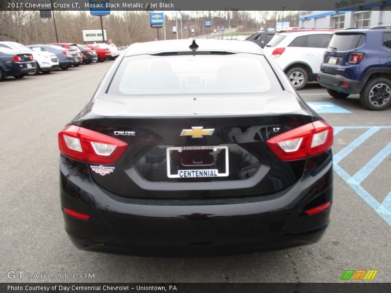 Mosaic Black Metallic / Jet Black 2017 Chevrolet Cruze LT
