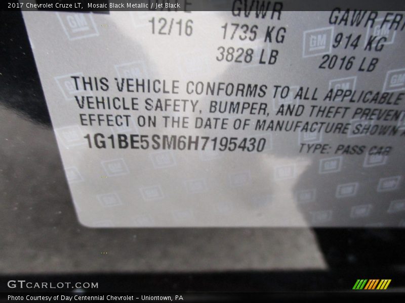 Mosaic Black Metallic / Jet Black 2017 Chevrolet Cruze LT