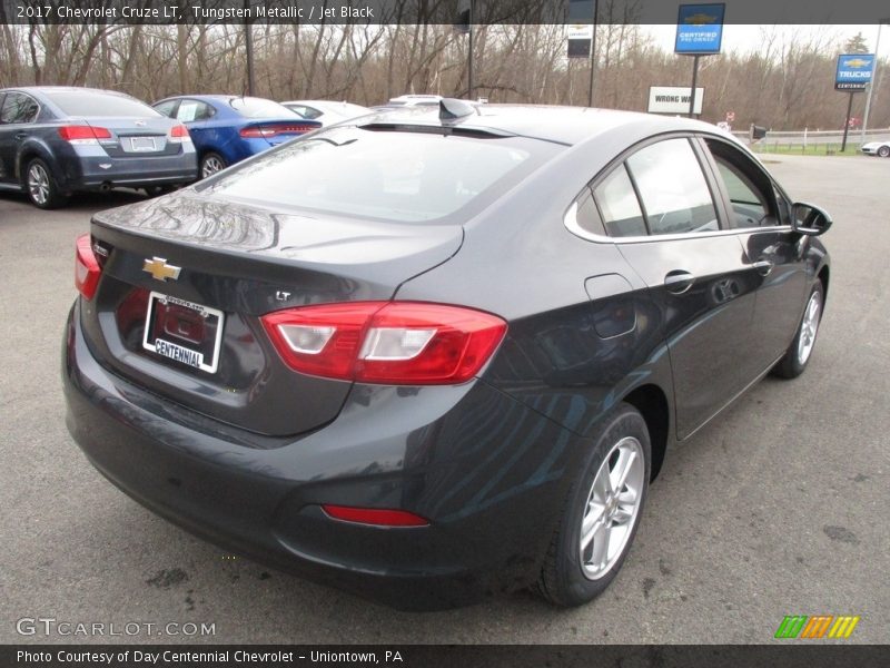 Tungsten Metallic / Jet Black 2017 Chevrolet Cruze LT