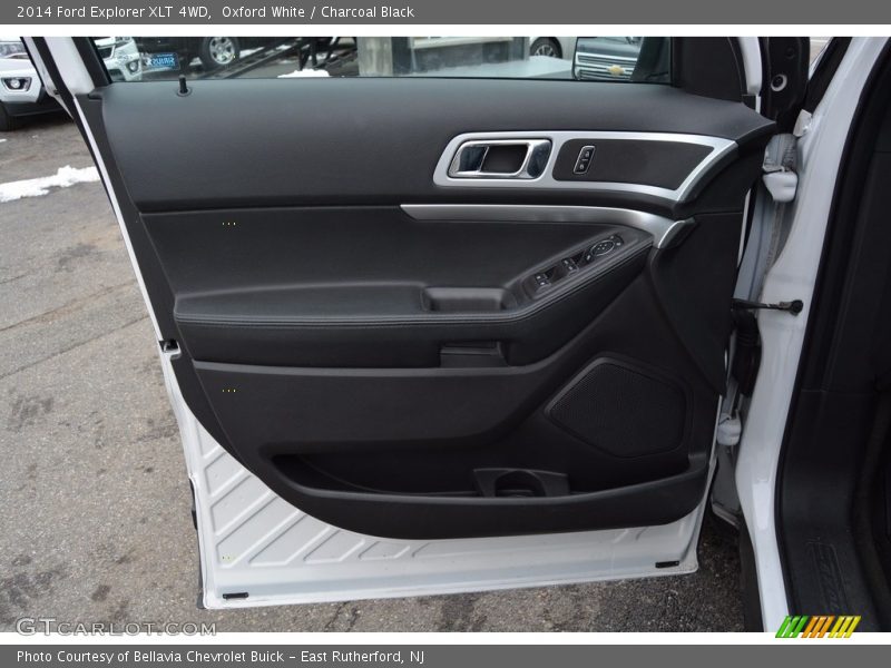 Oxford White / Charcoal Black 2014 Ford Explorer XLT 4WD