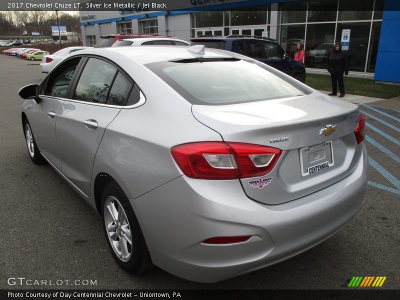 Silver Ice Metallic / Jet Black 2017 Chevrolet Cruze LT