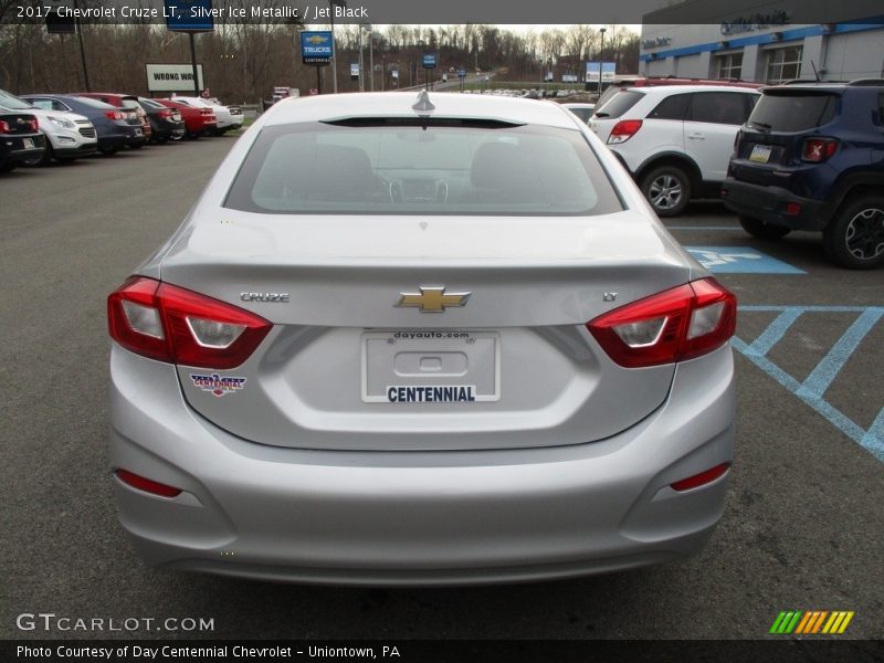 Silver Ice Metallic / Jet Black 2017 Chevrolet Cruze LT