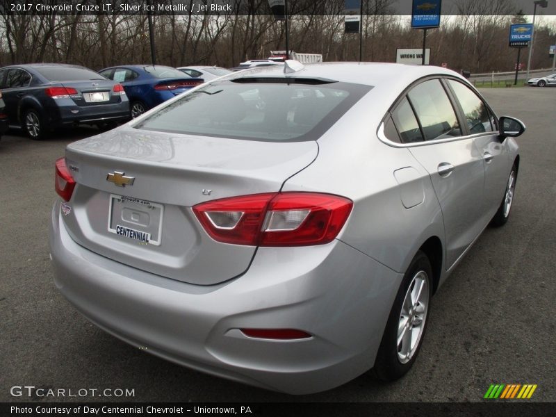 Silver Ice Metallic / Jet Black 2017 Chevrolet Cruze LT