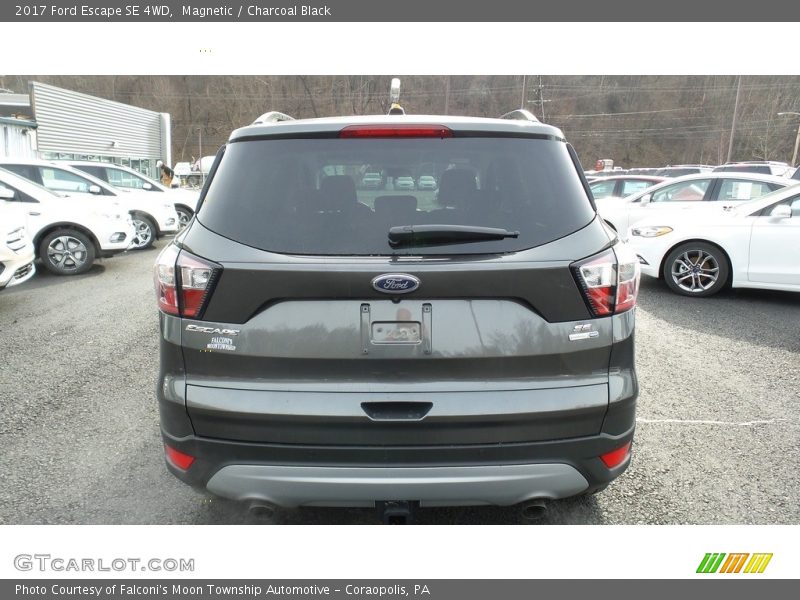 Magnetic / Charcoal Black 2017 Ford Escape SE 4WD