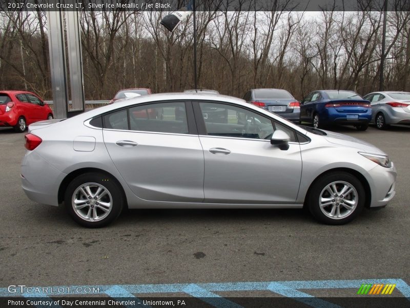 Silver Ice Metallic / Jet Black 2017 Chevrolet Cruze LT