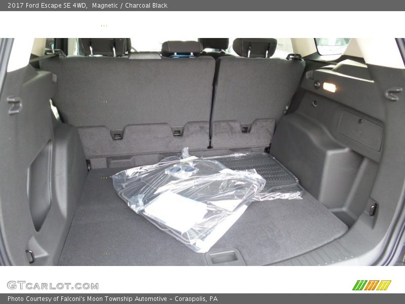 Magnetic / Charcoal Black 2017 Ford Escape SE 4WD