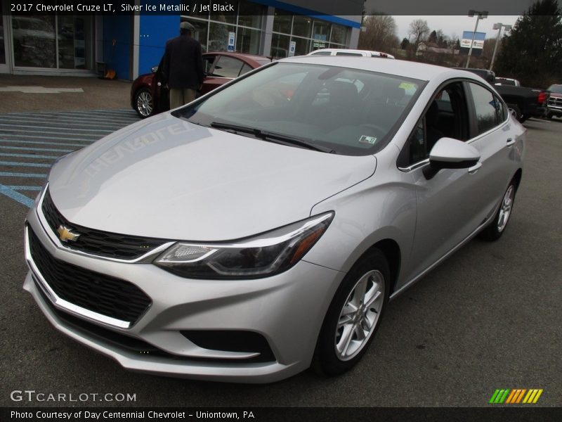 Silver Ice Metallic / Jet Black 2017 Chevrolet Cruze LT