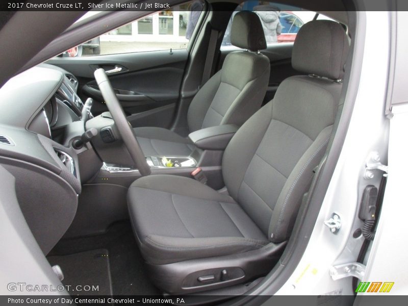 Silver Ice Metallic / Jet Black 2017 Chevrolet Cruze LT