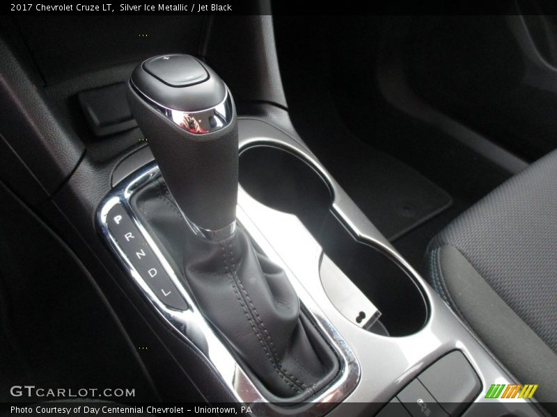 Silver Ice Metallic / Jet Black 2017 Chevrolet Cruze LT