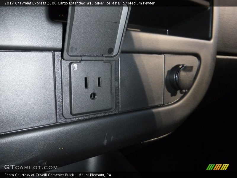 Silver Ice Metallic / Medium Pewter 2017 Chevrolet Express 2500 Cargo Extended WT