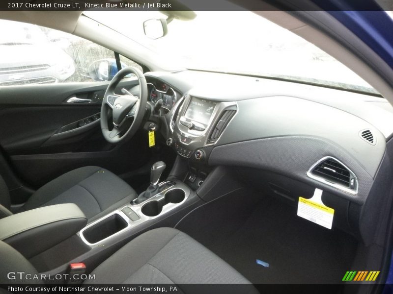 Kinetic Blue Metallic / Jet Black 2017 Chevrolet Cruze LT