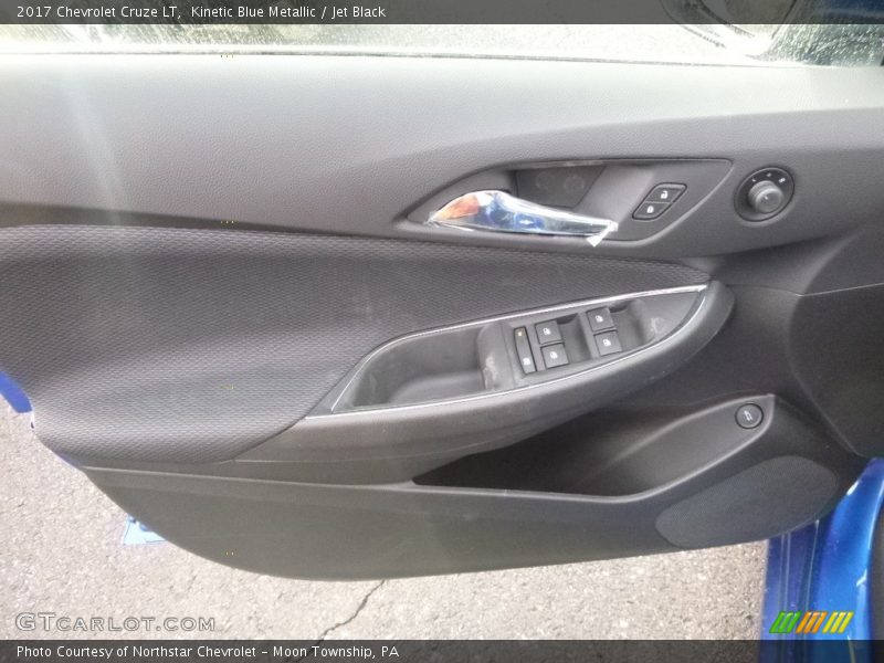 Kinetic Blue Metallic / Jet Black 2017 Chevrolet Cruze LT