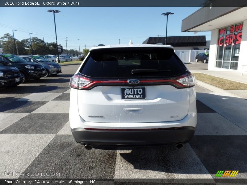 Oxford White / Dune 2016 Ford Edge SE