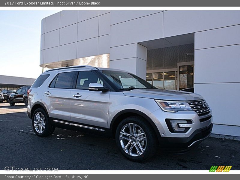 Front 3/4 View of 2017 Explorer Limited