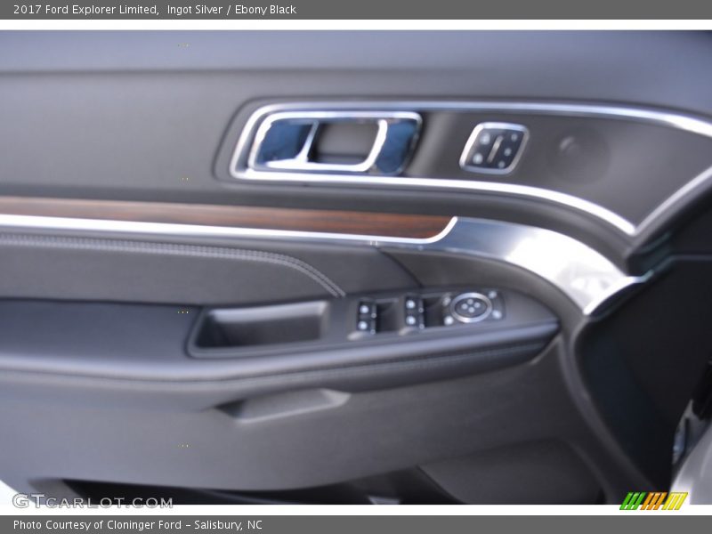 Ingot Silver / Ebony Black 2017 Ford Explorer Limited