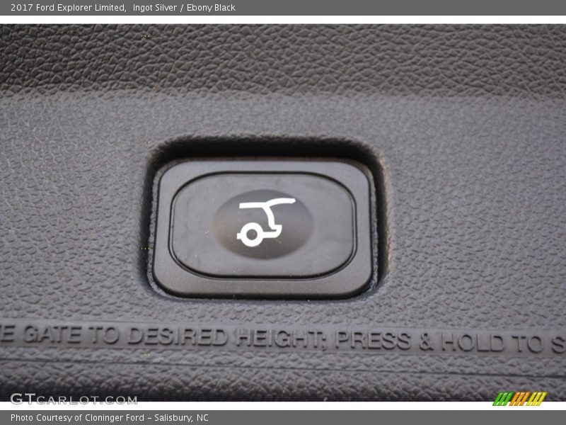 Ingot Silver / Ebony Black 2017 Ford Explorer Limited