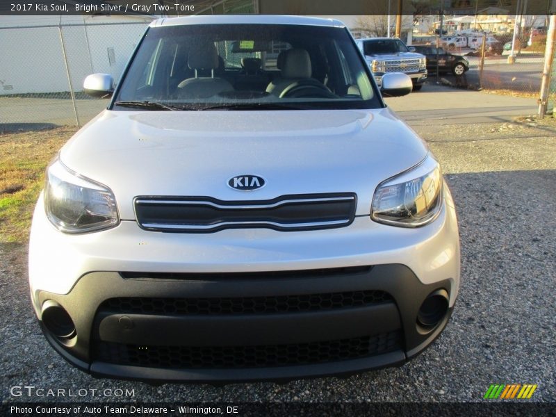 Bright Silver / Gray Two-Tone 2017 Kia Soul