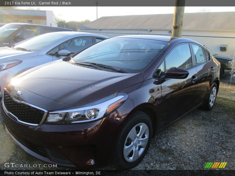 Front 3/4 View of 2017 Forte LX