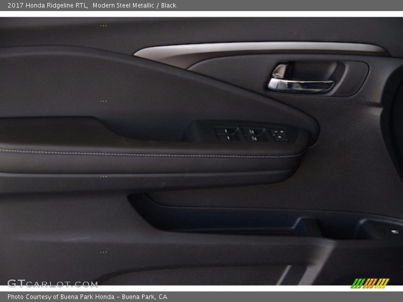 Modern Steel Metallic / Black 2017 Honda Ridgeline RTL