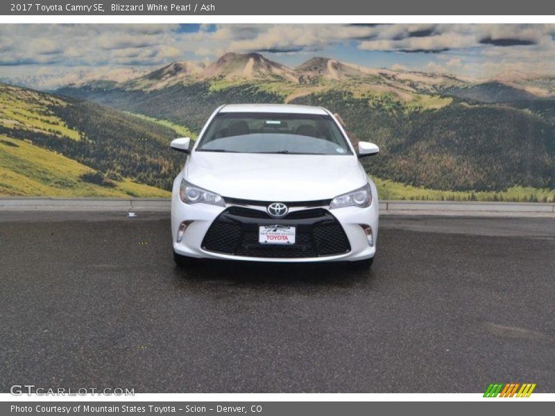 Blizzard White Pearl / Ash 2017 Toyota Camry SE