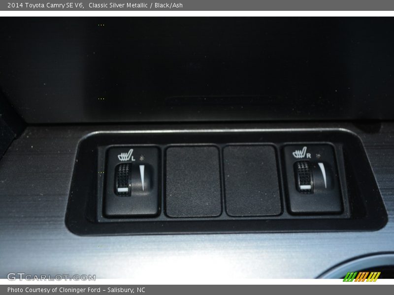 Classic Silver Metallic / Black/Ash 2014 Toyota Camry SE V6