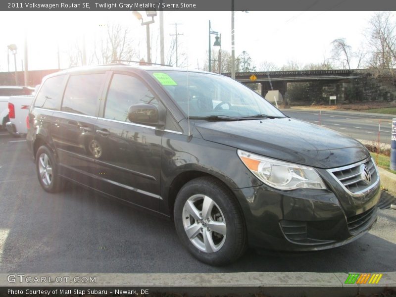 Twilight Gray Metallic / Sierra Stone 2011 Volkswagen Routan SE